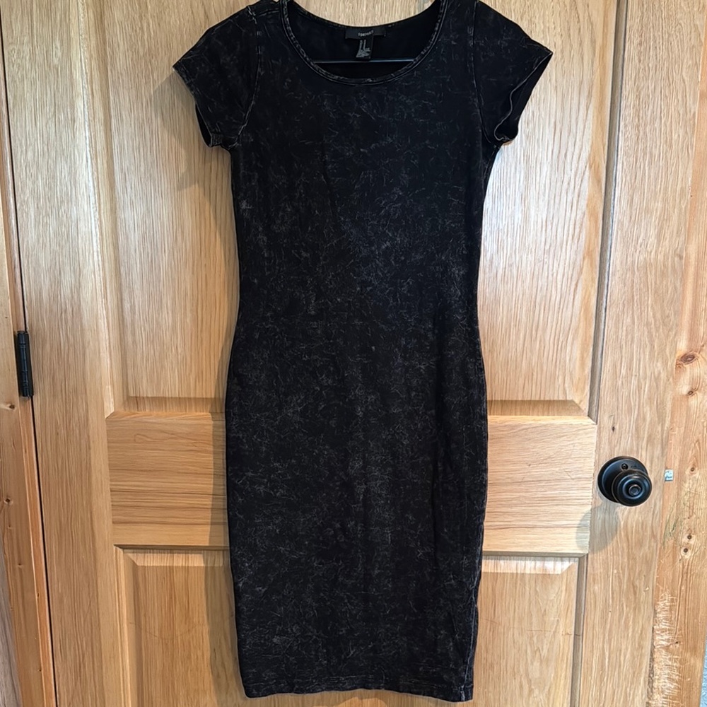 Forever 21 Black Bodycon Midi Dress Crew Neck Cap Sleeve